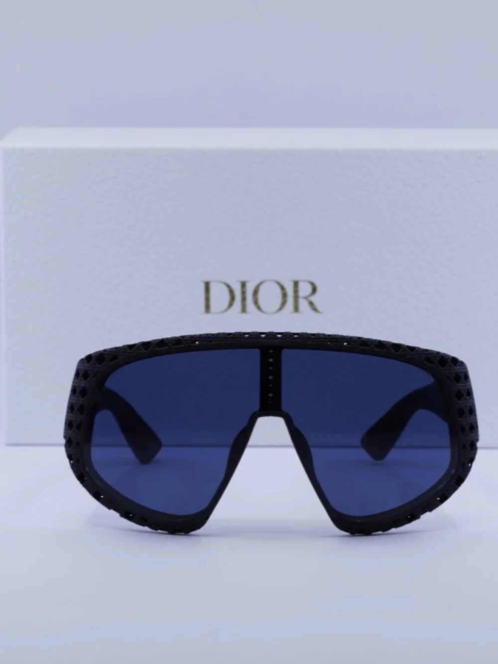 Dior DIOR3D M1U 11B0 Shield Sunglasses – Matte Black / Blue